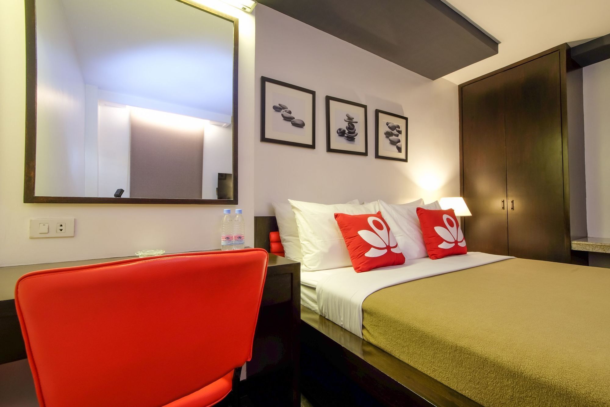 Zen Rooms Durban Poblacion Makati Макати Экстерьер фото