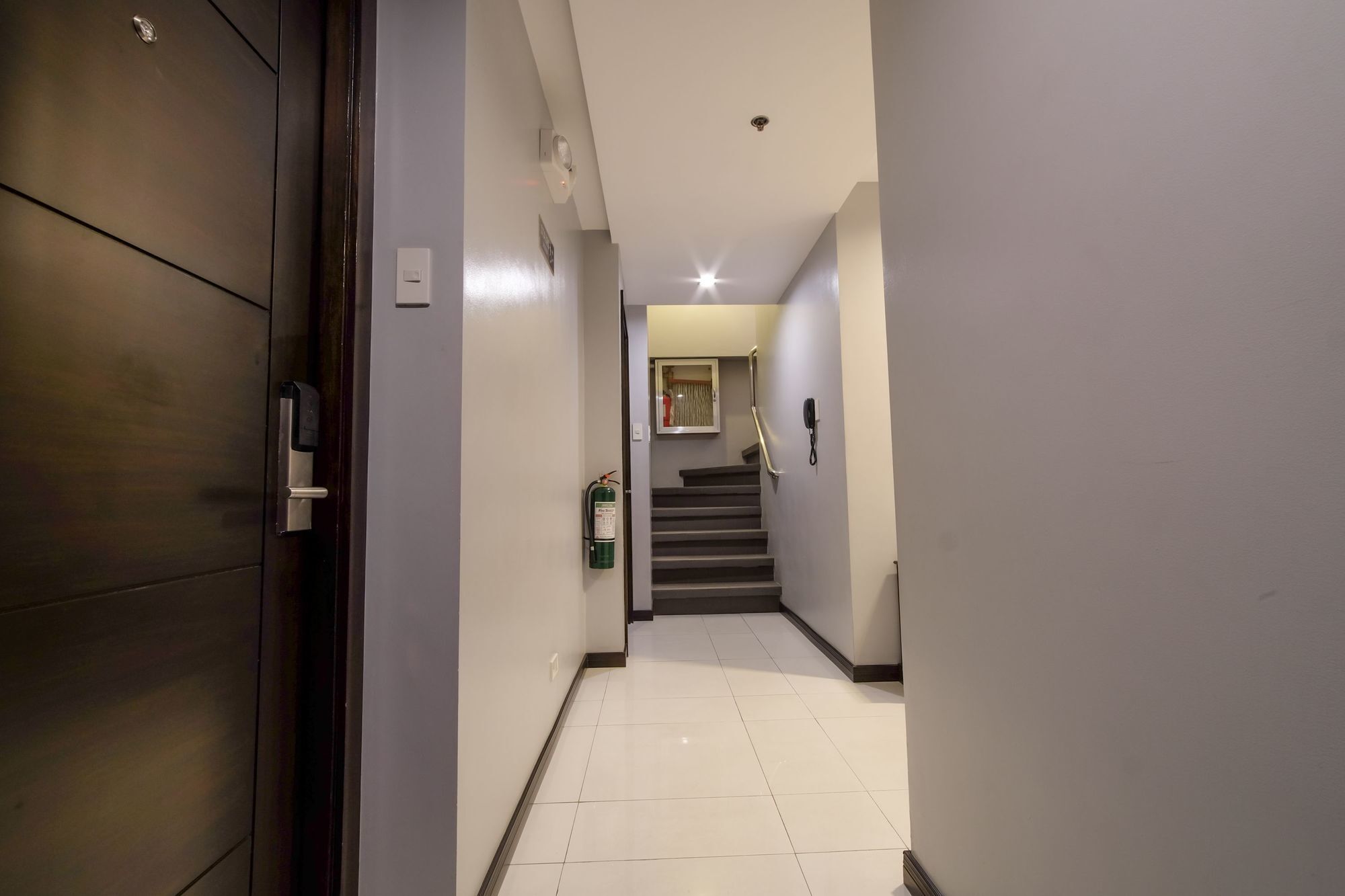Zen Rooms Durban Poblacion Makati Макати Экстерьер фото