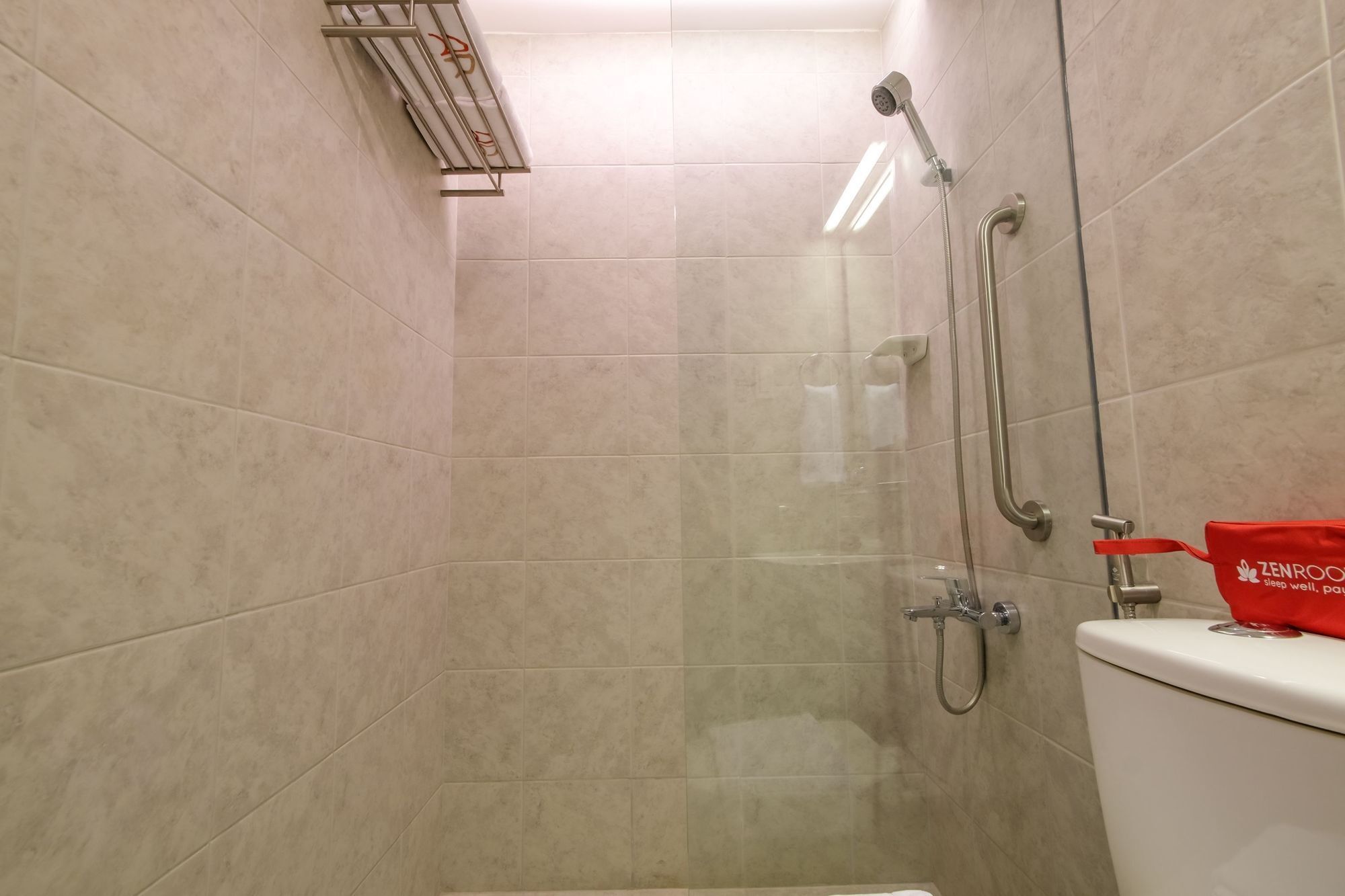 Zen Rooms Durban Poblacion Makati Макати Экстерьер фото