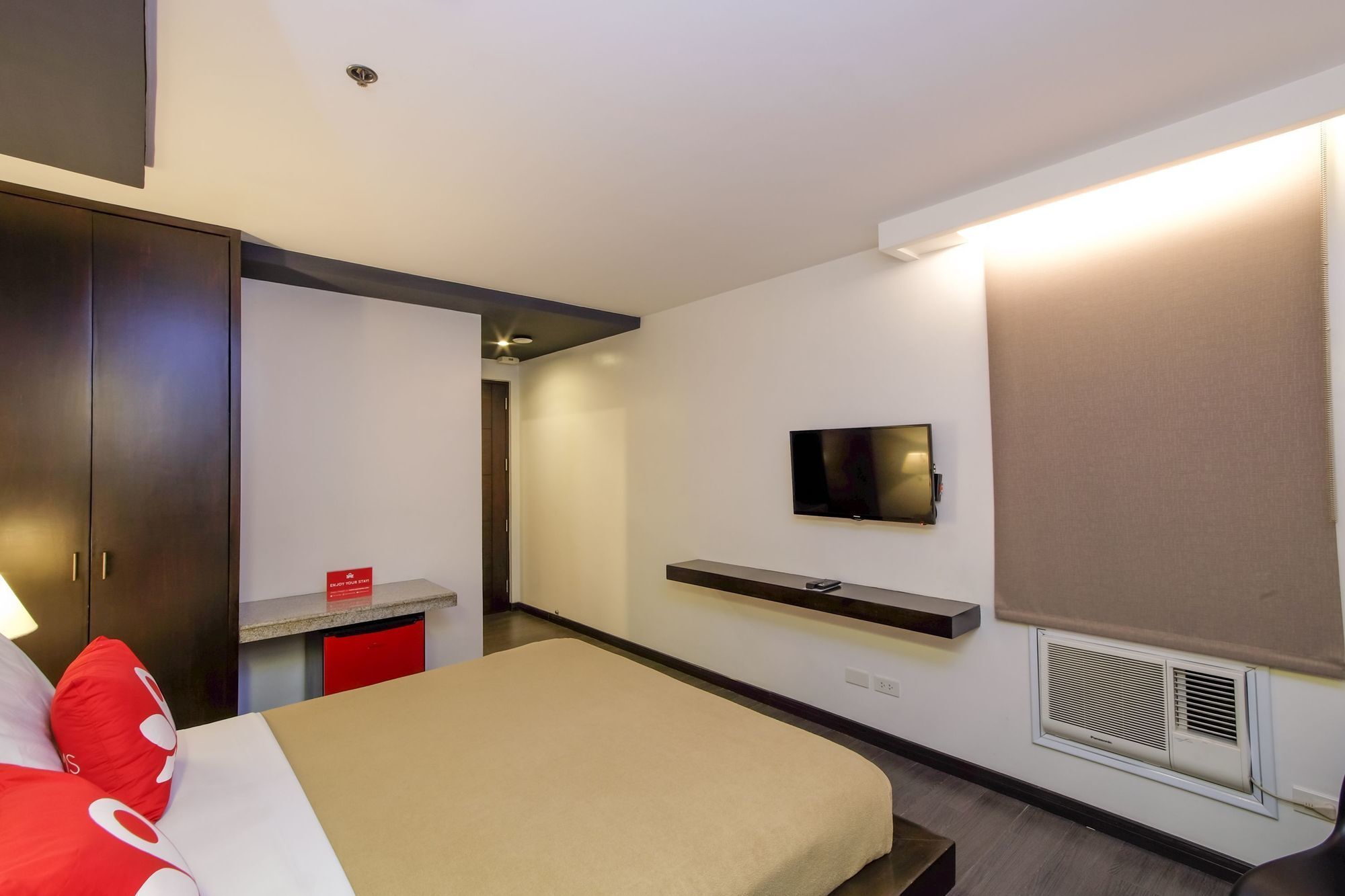 Zen Rooms Durban Poblacion Makati Макати Экстерьер фото