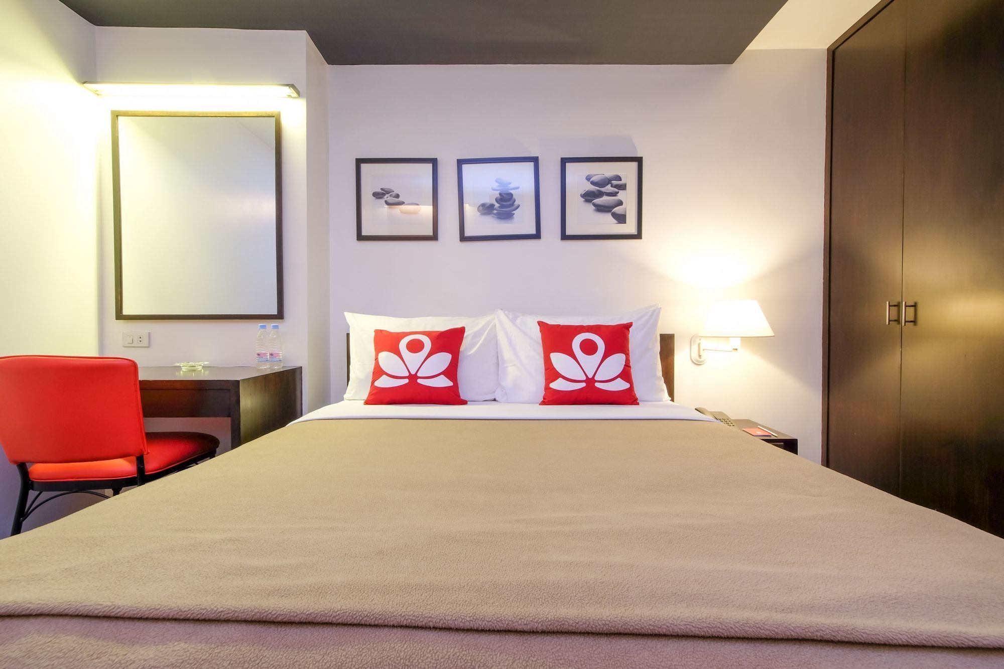 Zen Rooms Durban Poblacion Makati Макати Экстерьер фото